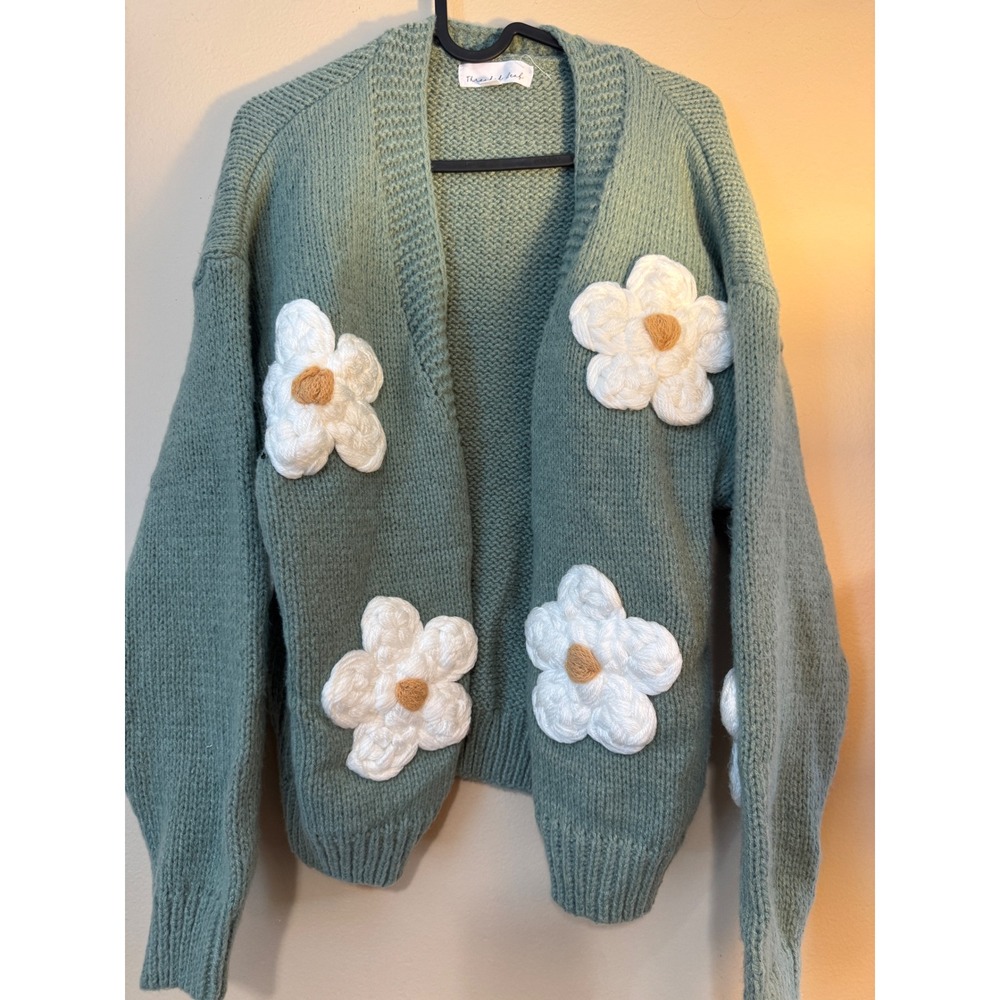 Threaded Leaf Sage Green Daisy Crochet Applique Cardigan Sweater Large NWT